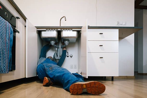 Professional Leak Detection technician working in Pennington, TX